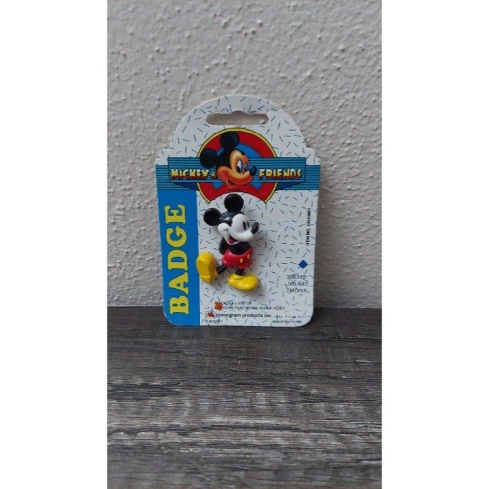 Mickey Mouse Disney Mickey Mouse & Friends Badge Red Pin On Card Vintage NOS